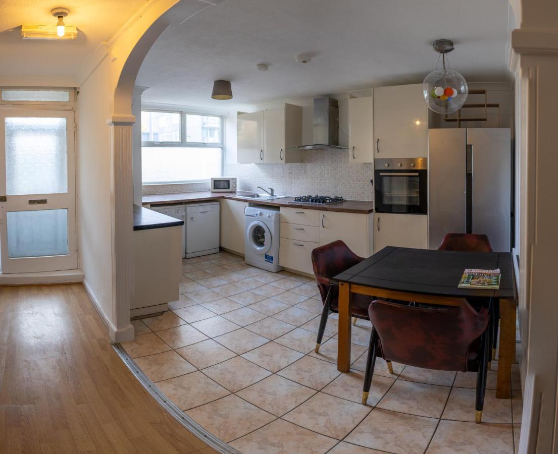 Вилла London - 4 Bed - Sleeps 8 - Garden - Pet Friendly Экстерьер фото