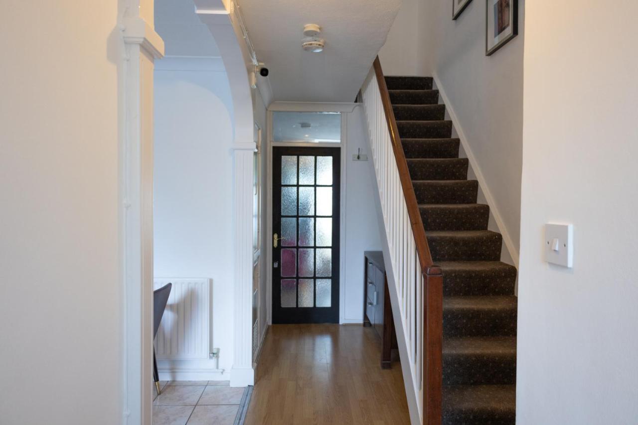 Вилла London - 4 Bed - Sleeps 8 - Garden - Pet Friendly Экстерьер фото