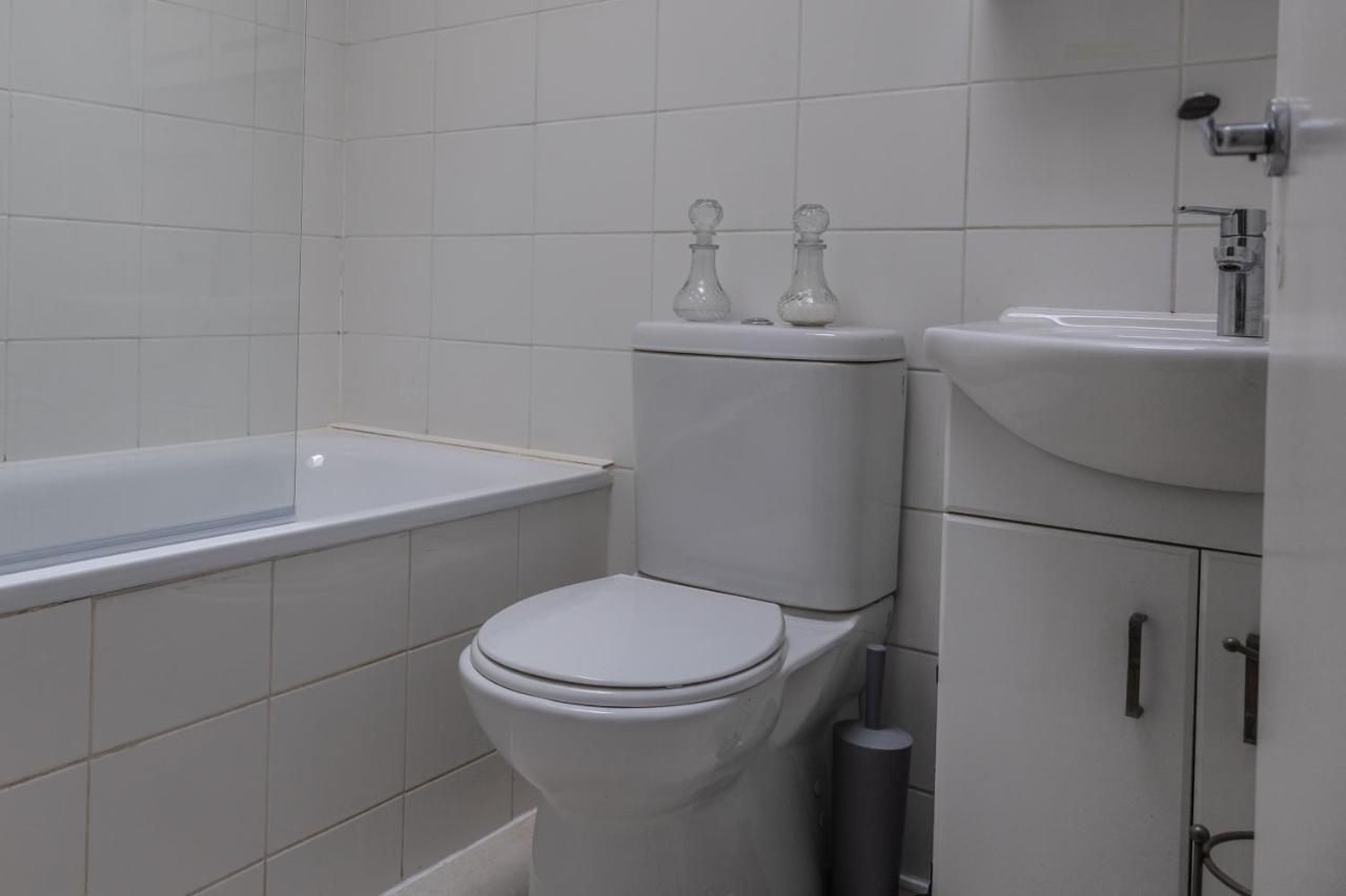 Вилла London - 4 Bed - Sleeps 8 - Garden - Pet Friendly Экстерьер фото
